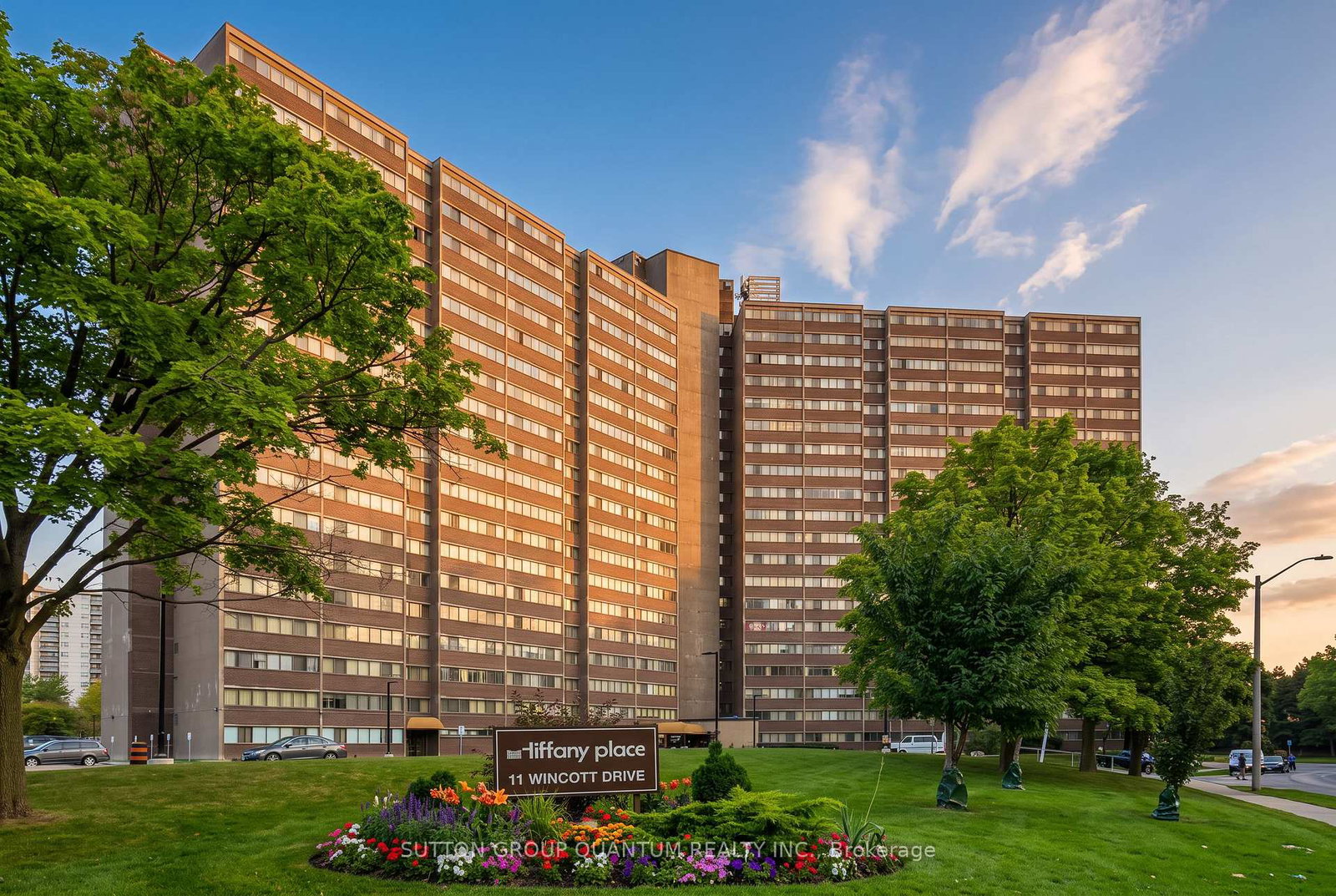 11-wincott-drive-toronto-etobicoke-ontario-w13685320