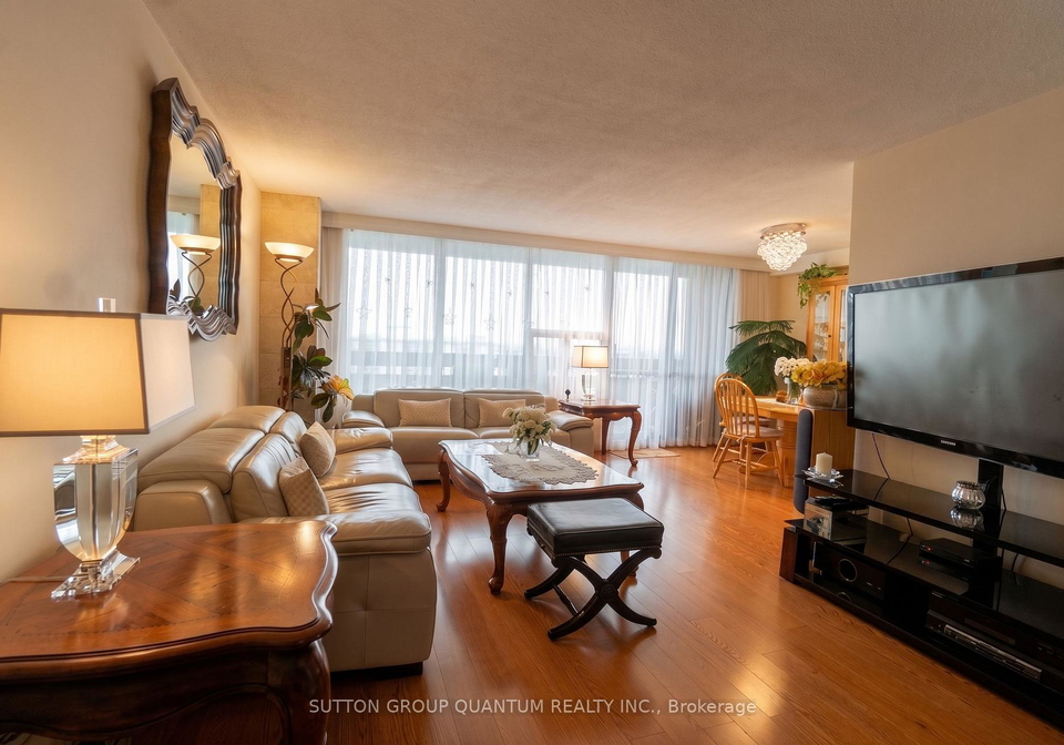 11-wincott-drive-toronto-etobicoke-ontario-w13685320