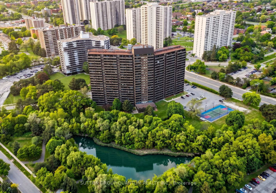11-wincott-drive-toronto-etobicoke-ontario-w13685320
