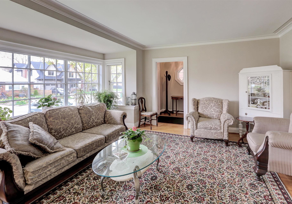 83-brentwood-road-s-toronto-etobicoke-ontario-w13685350