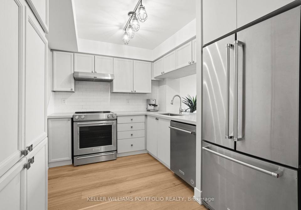 190-manitoba-street-toronto-etobicoke-ontario-w13685414