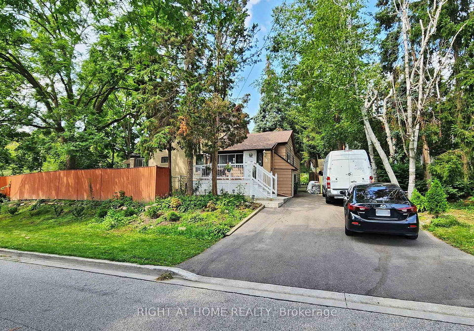 1-edgebrook-drive-toronto-etobicoke-ontario-w13685600