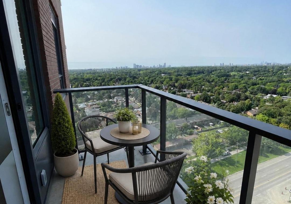 4010-eglinton-avenue-w-toronto-etobicoke-ontario-w13685614
