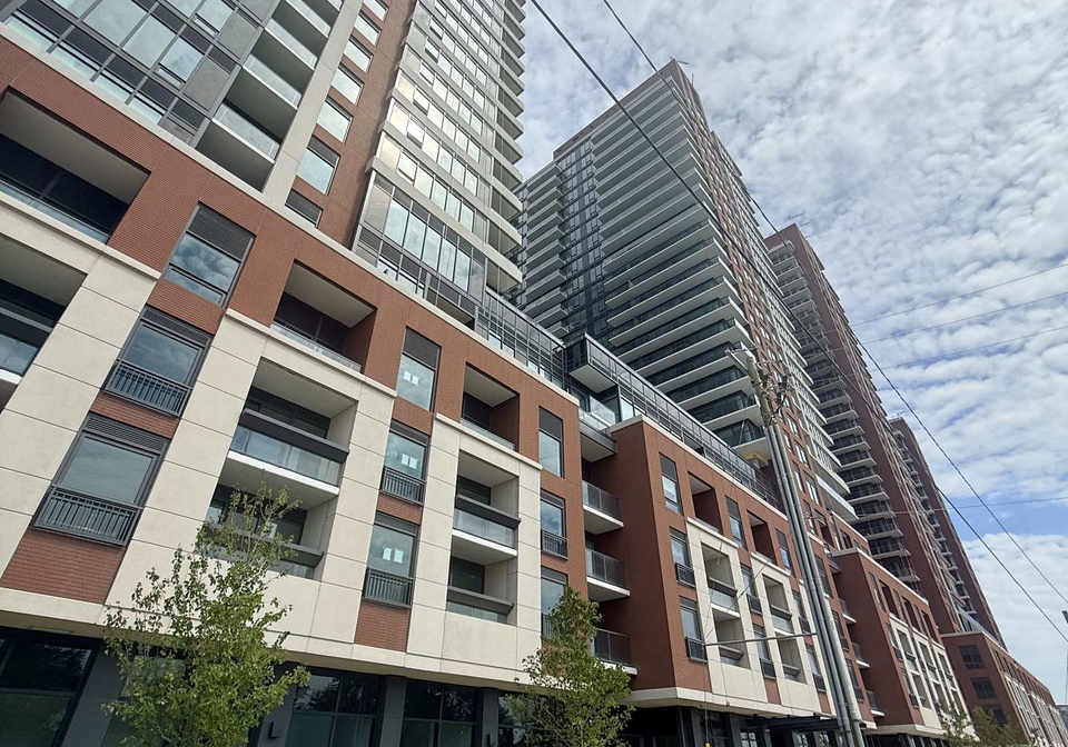 4010-eglinton-avenue-toronto-etobicoke-ontario-w13685622