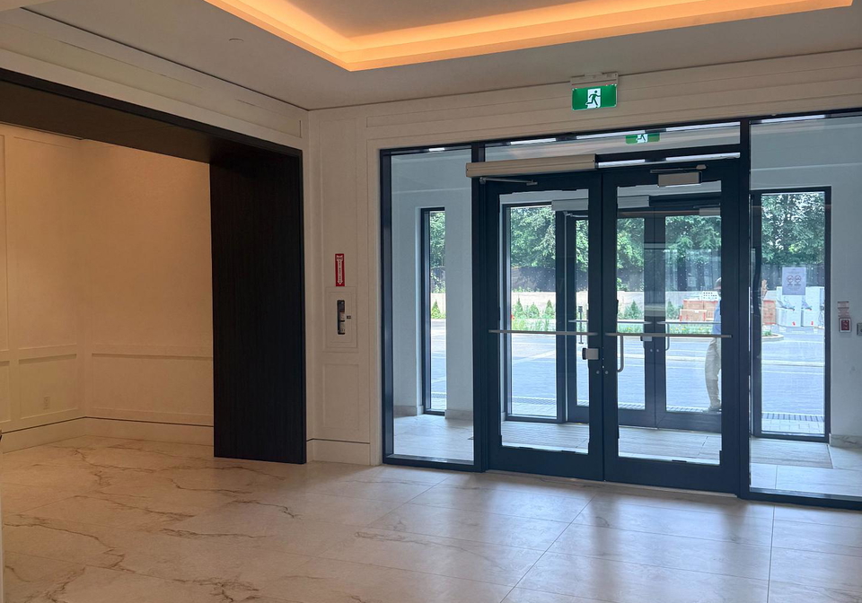 4010-eglinton-avenue-toronto-etobicoke-ontario-w13685622