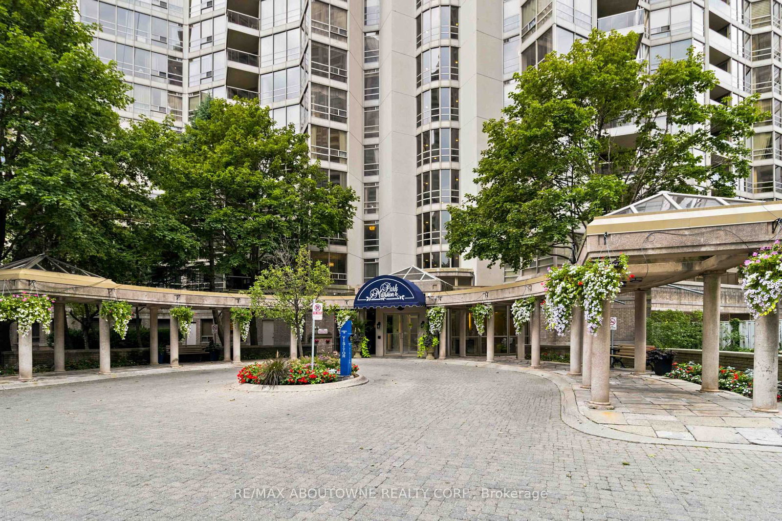 45-kingsbridge-garden-circle-mississauga-ontario-w13686452