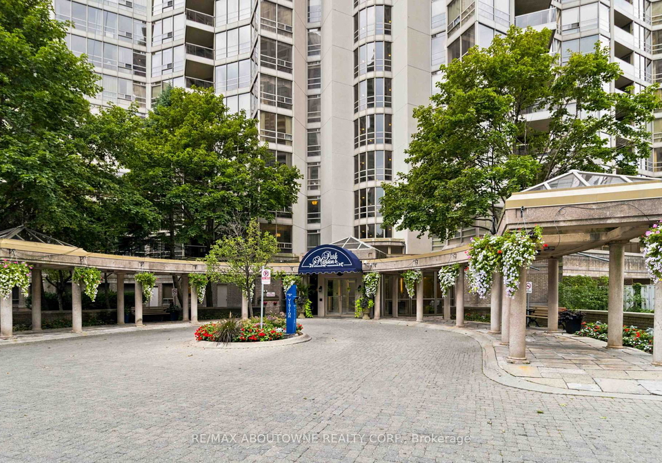 45-kingsbridge-garden-circle-mississauga-ontario-w13686452