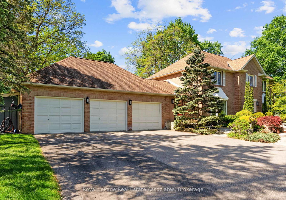 4-wolf-crescent-caledon-ontario-w13686572