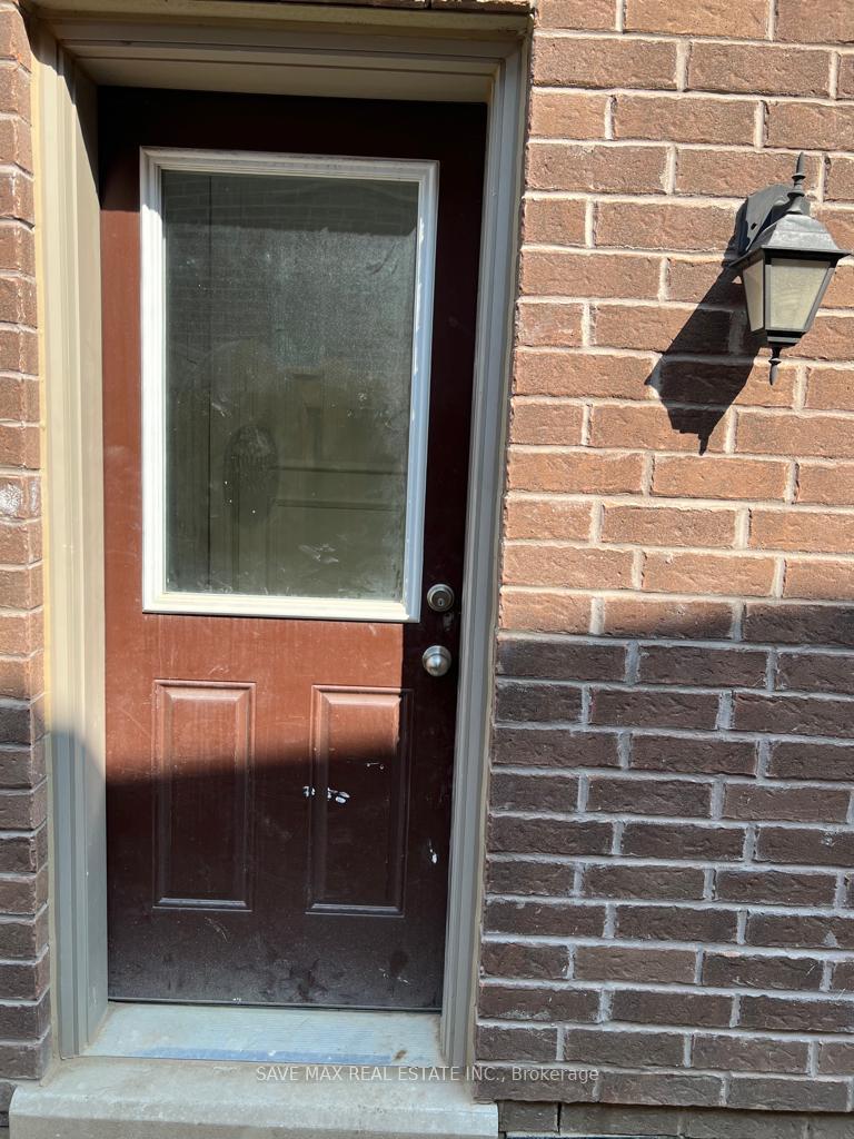 14-lady-evelyn-crescent-brampton-ontario-w13686586