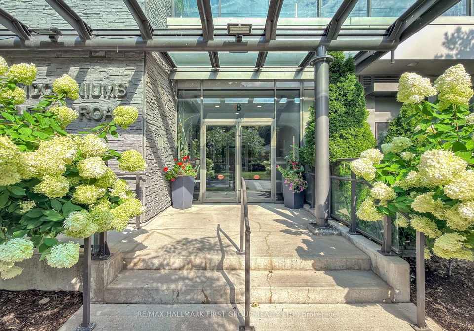 8-fieldway-road-toronto-etobicoke-ontario-w13686842