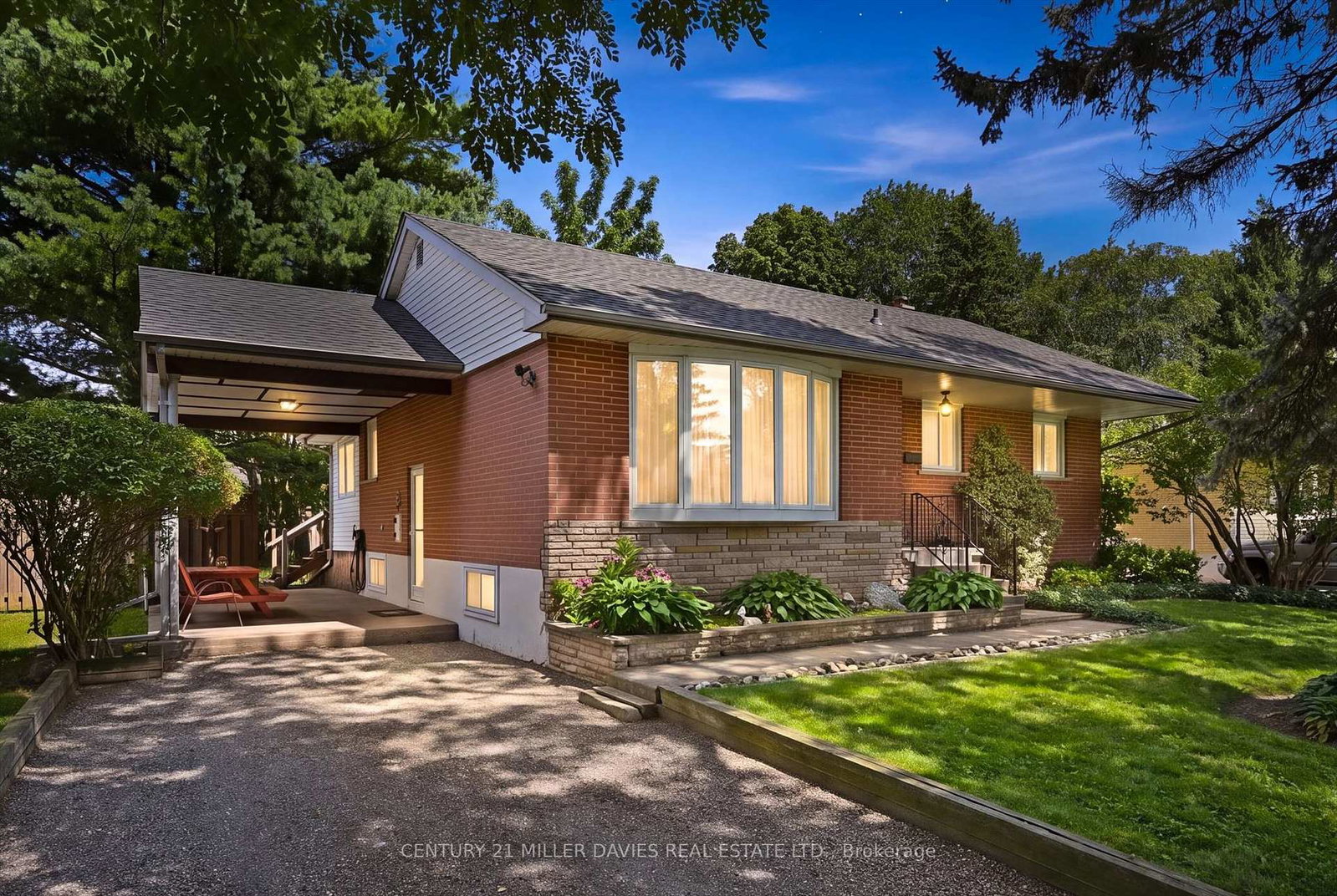 237-mohawk-road-oakville-ontario-w13687136