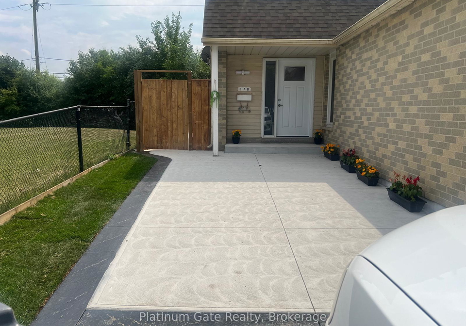 108-courtleigh-square-brampton-ontario-w13687248