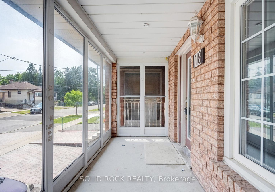 18-maple-bush-avenue-toronto-north-york-ontario-w13687484