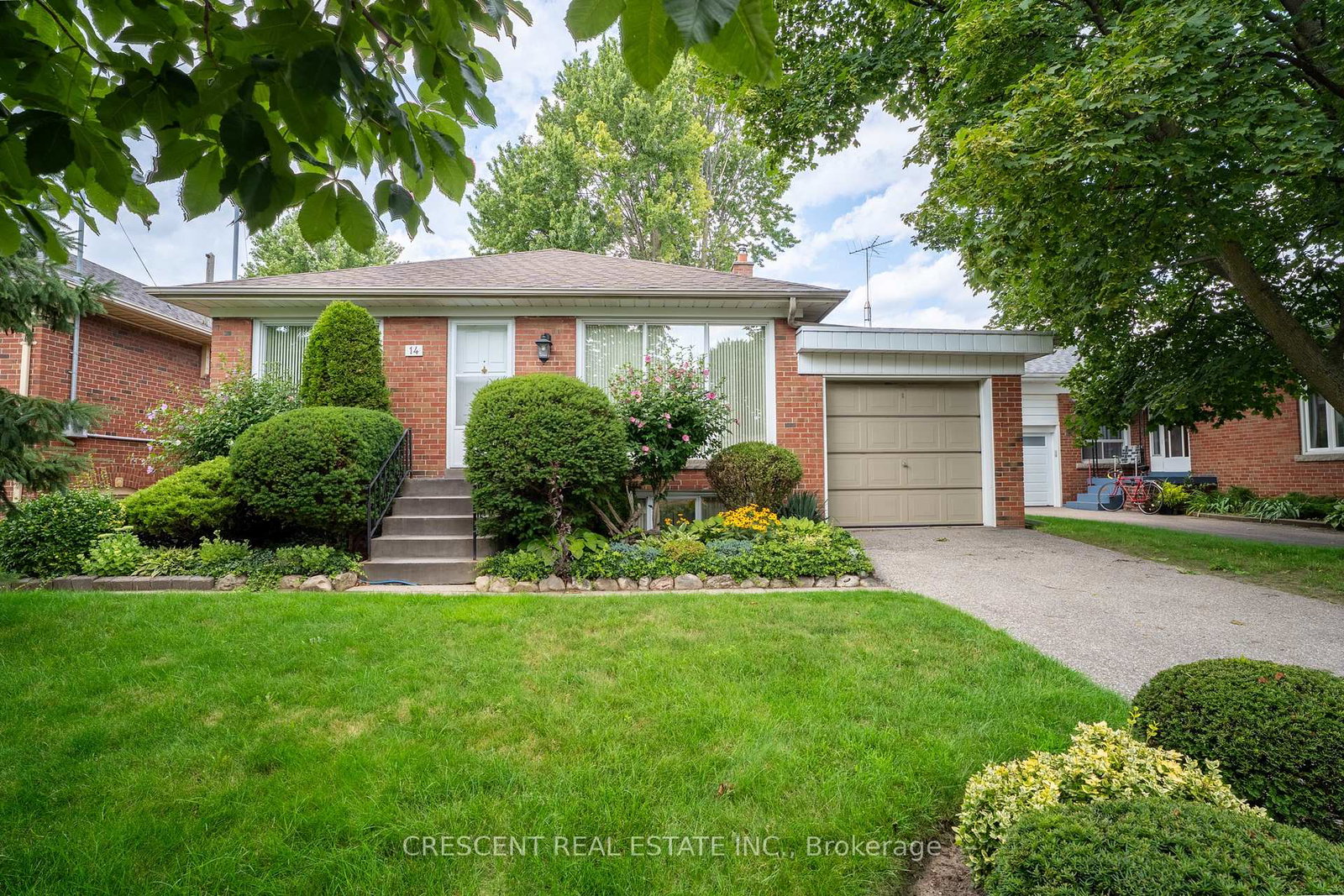 14-claymore-drive-toronto-etobicoke-ontario-w13687912