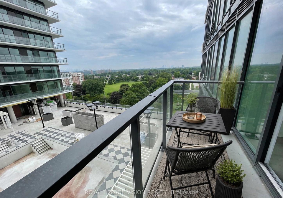 4010-eglinton-avenue-w-toronto-etobicoke-ontario-w13687948