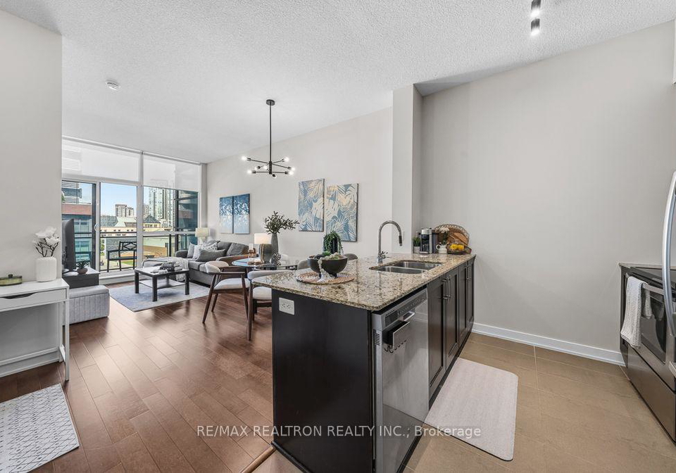 4070-confederation-parkway-mississauga-ontario-w13687952