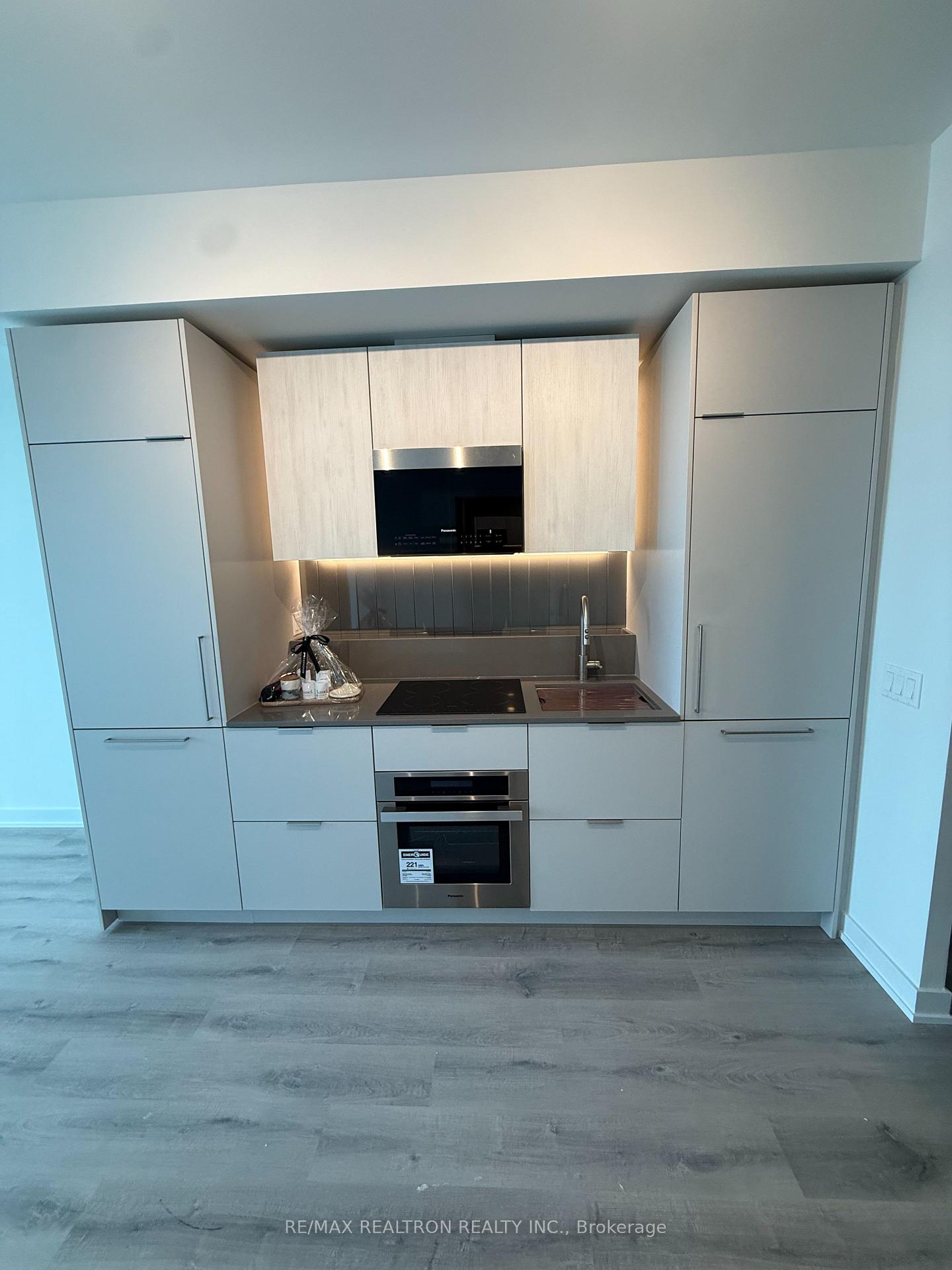 1-fairview-road-mississauga-ontario-w13688186