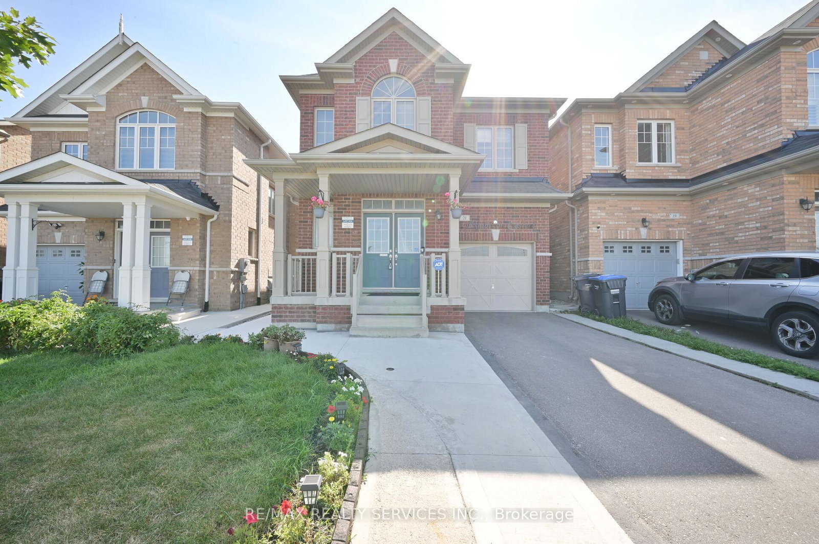 21-exhibition-crescent-brampton-ontario-w13688300