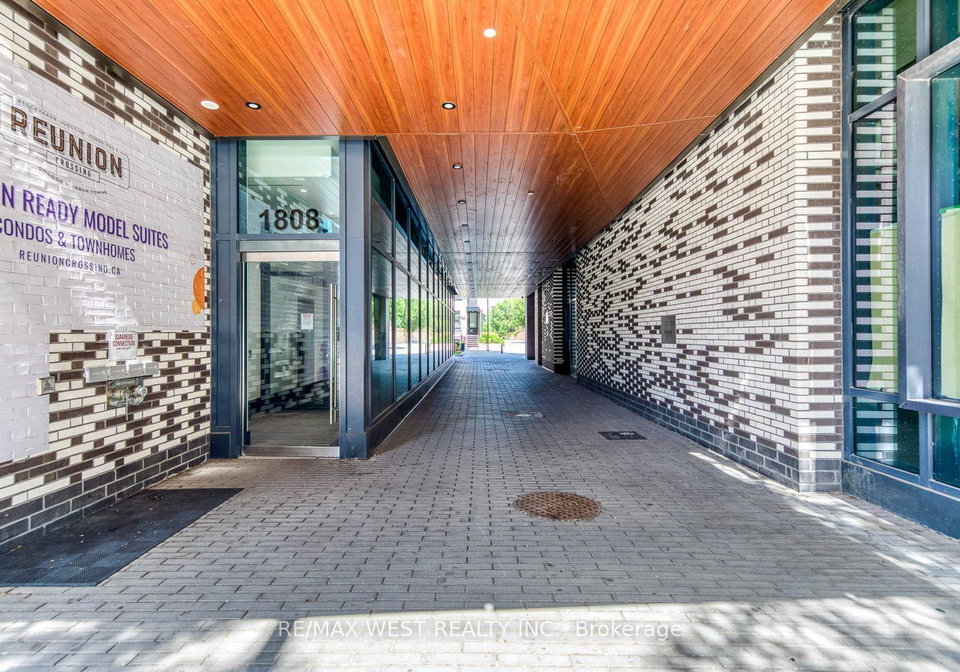1808-st-clair-avenue-w-toronto-toronto-ontario-w13688316
