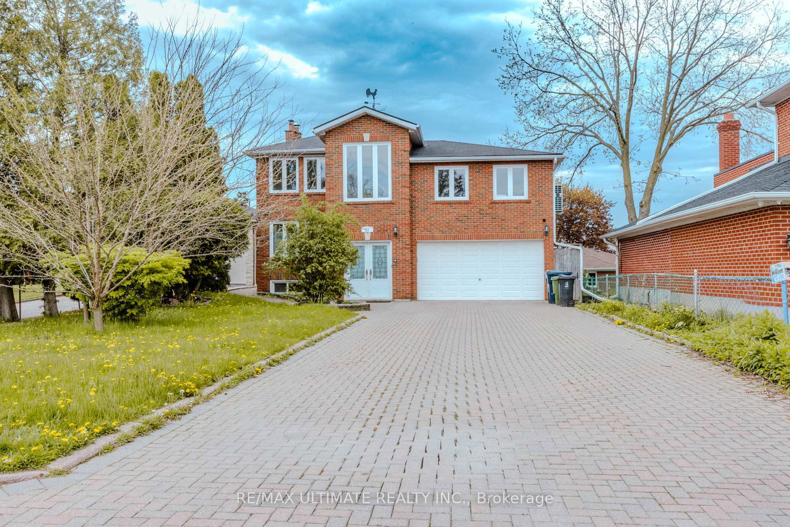 83-burr-avenue-toronto-north-york-ontario-w13688634