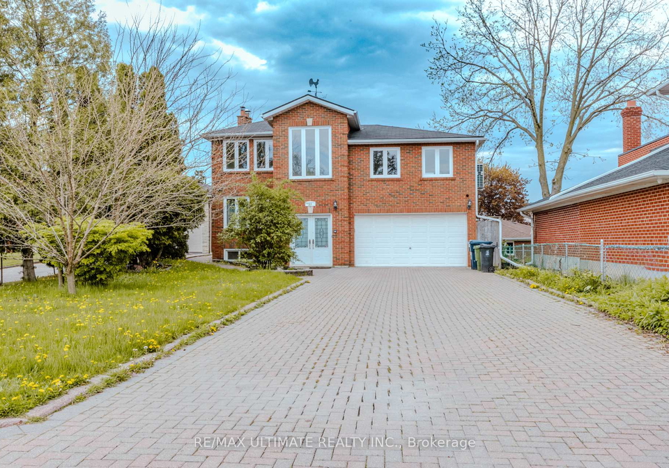 83-burr-avenue-toronto-north-york-ontario-w13688634