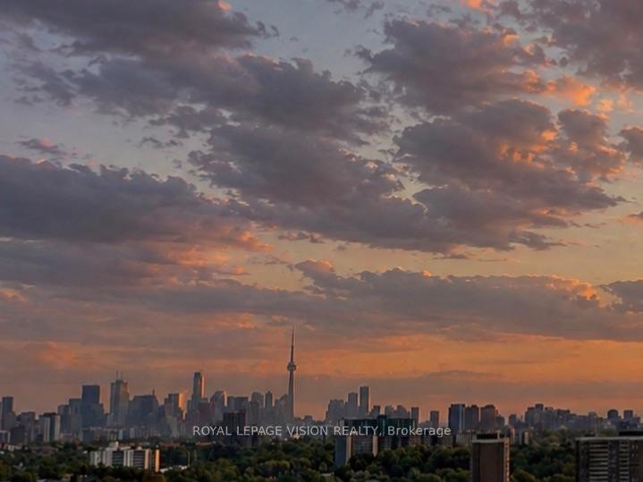 4010-eglinton-avenue-w-toronto-etobicoke-ontario-w13688670
