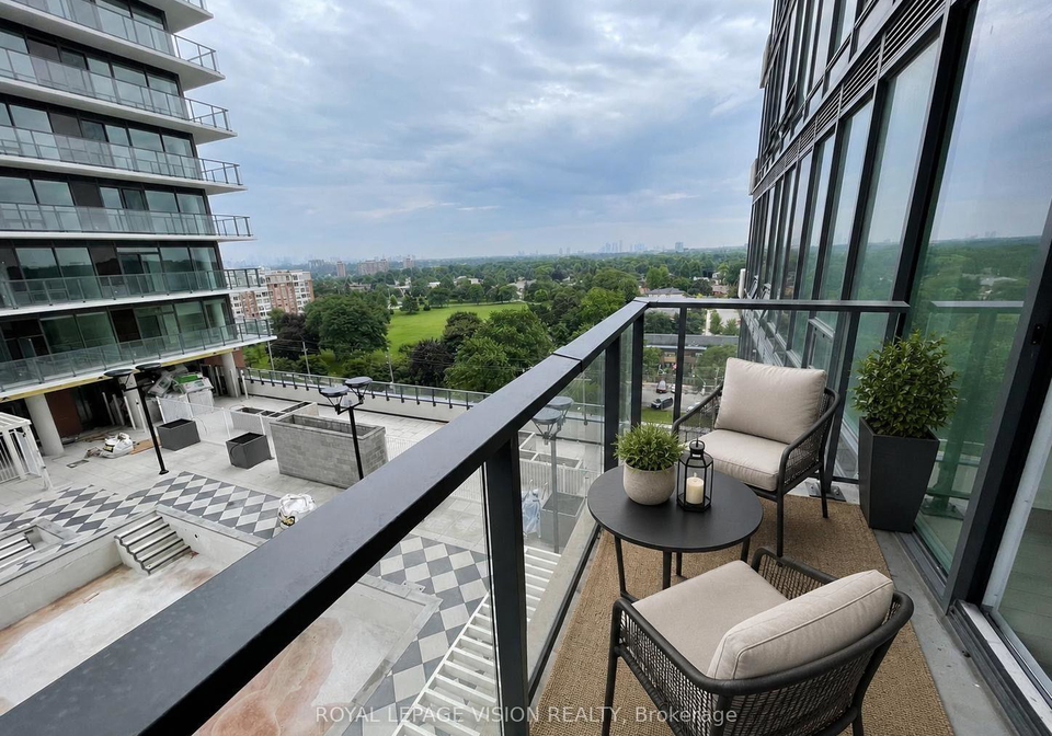 4010-eglinton-avenue-w-toronto-etobicoke-ontario-w13688670