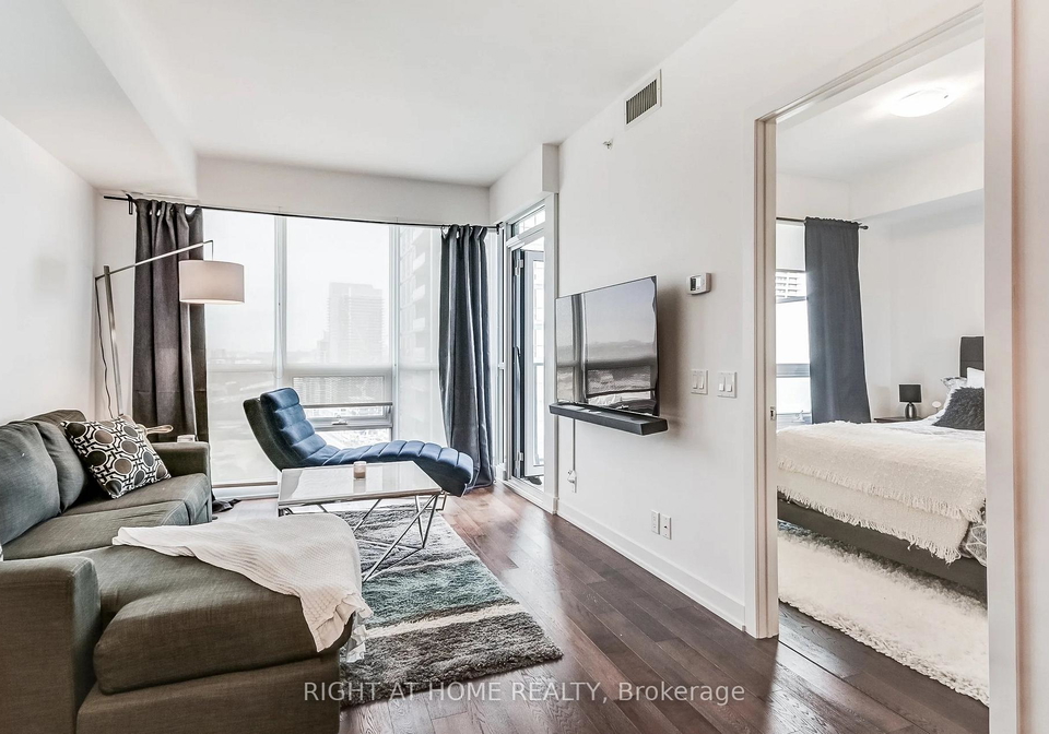 2212-lake-shore-boulevard-w-toronto-etobicoke-ontario-w13688818