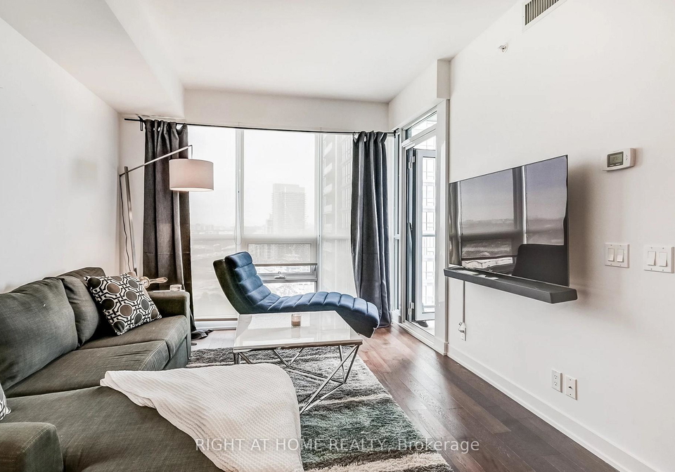 2212-lake-shore-boulevard-w-toronto-etobicoke-ontario-w13688818