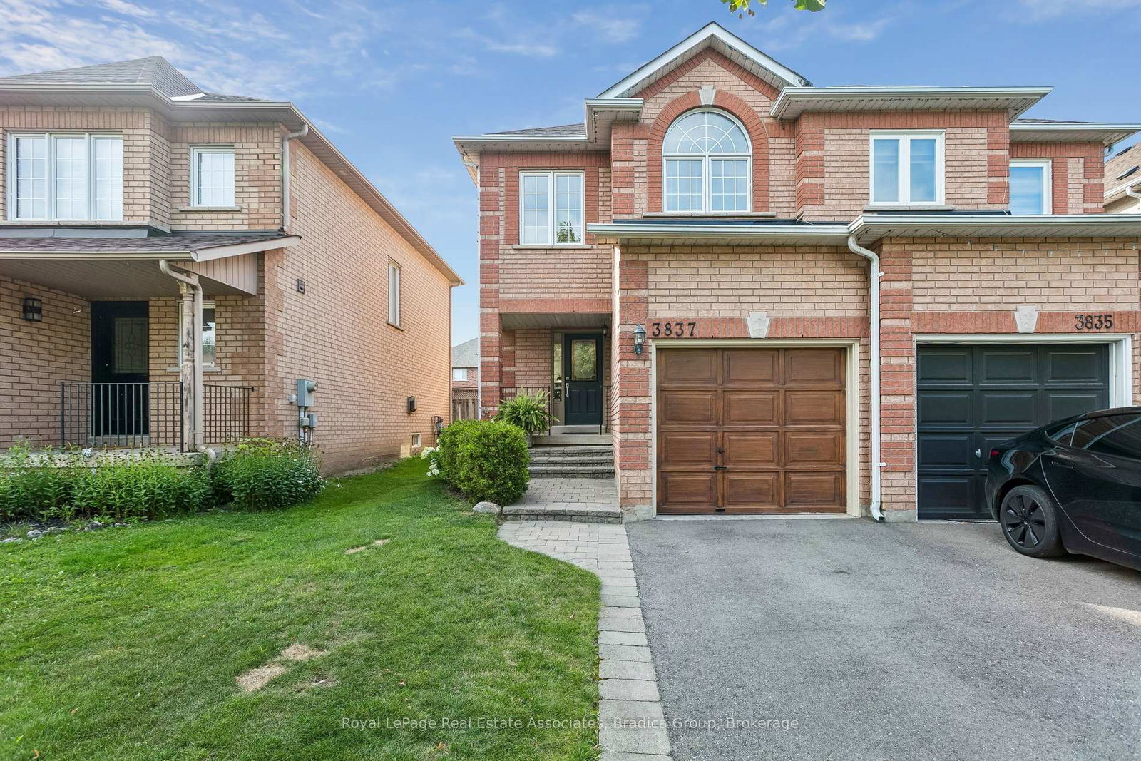 3837-forest-bluff-crescent-mississauga-ontario-w13689056