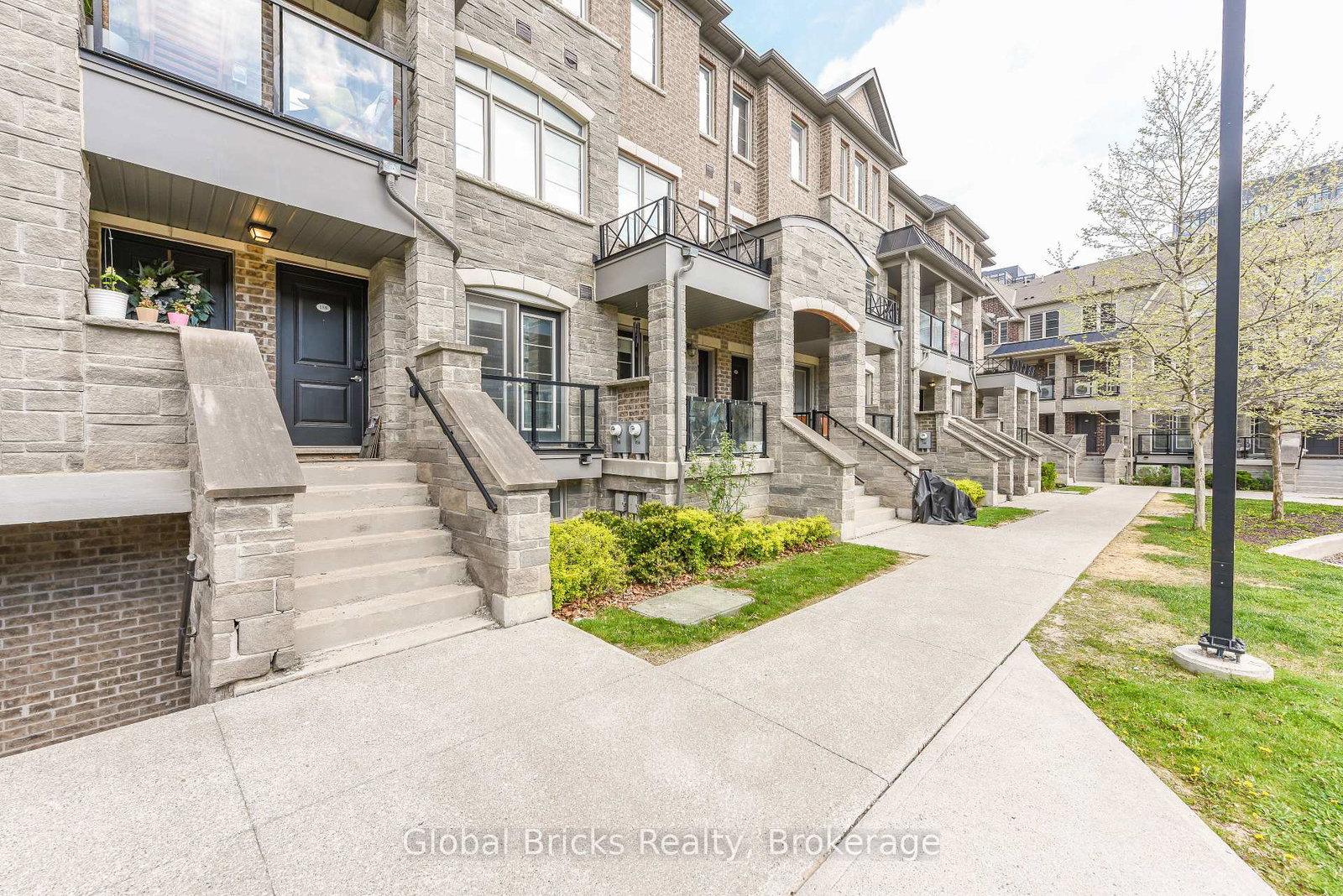 200-veterans-drive-brampton-ontario-w13689116