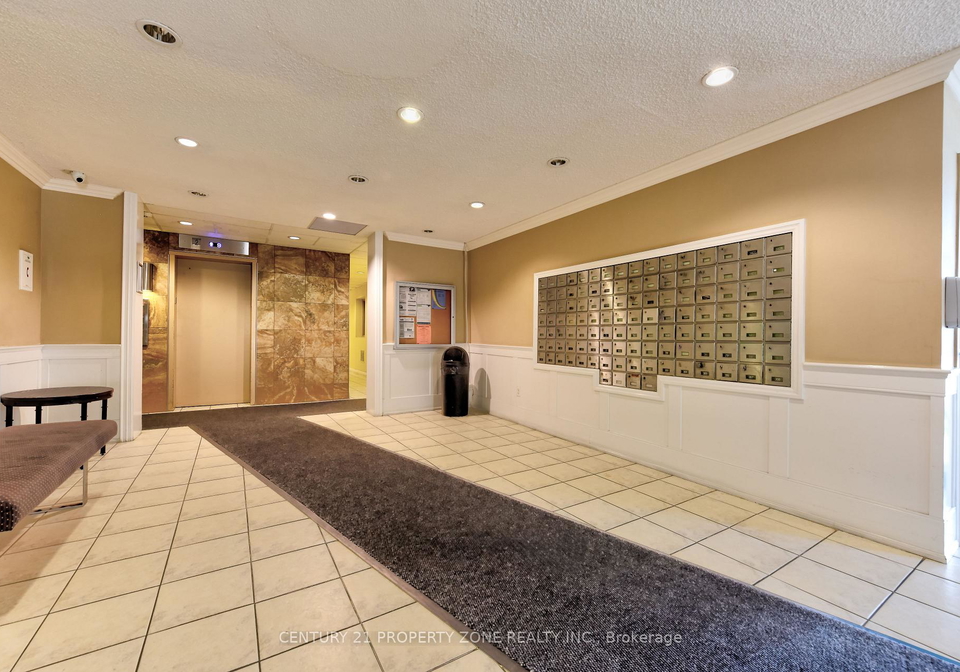 3025-queen-frederica-drive-e-mississauga-ontario-w13689710