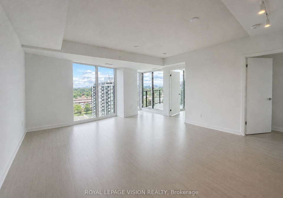 4010-eglinton-avenue-w-toronto-etobicoke-ontario-w13689844