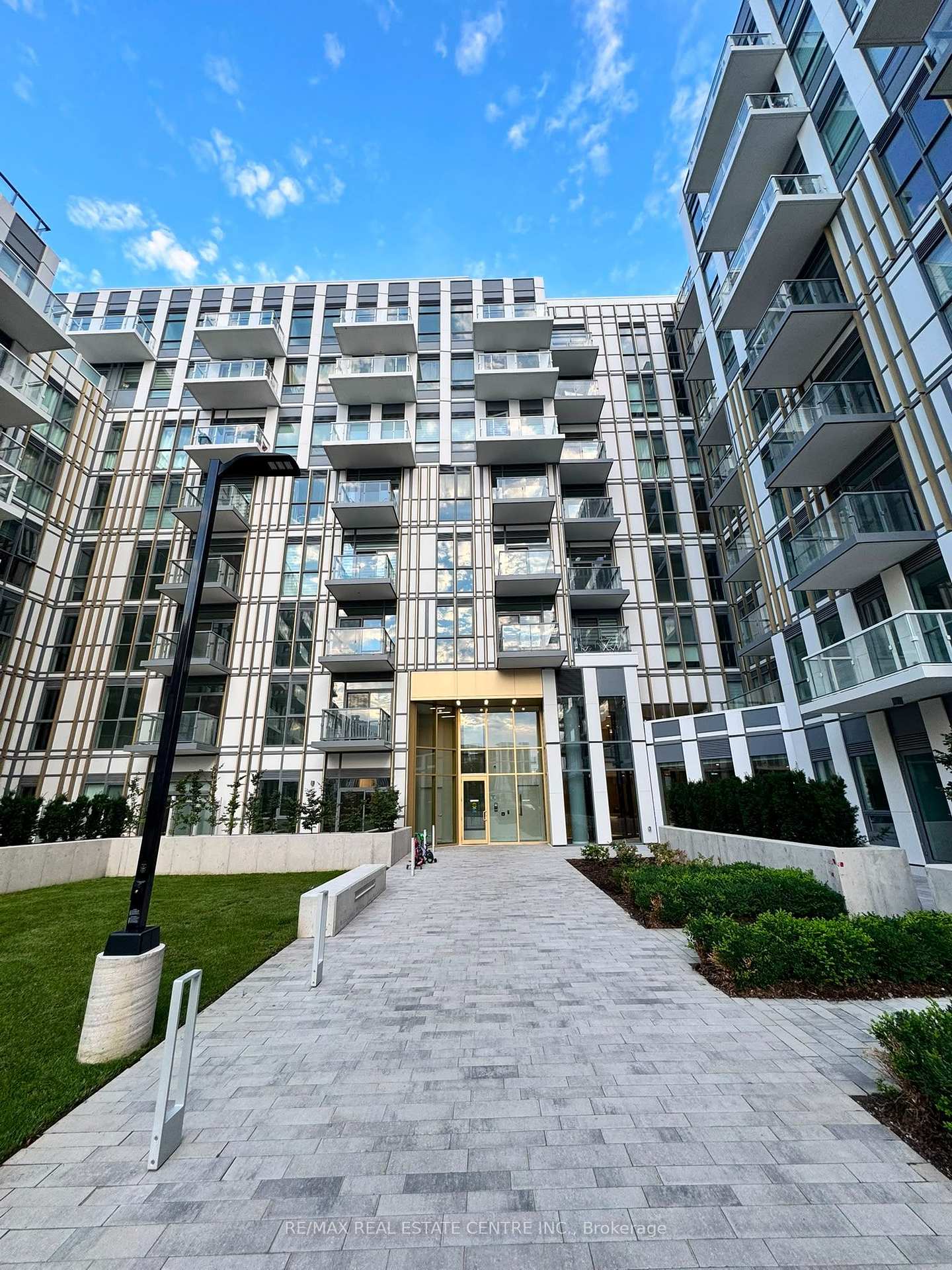 1005-dundas-street-e-oakville-ontario-w13689926