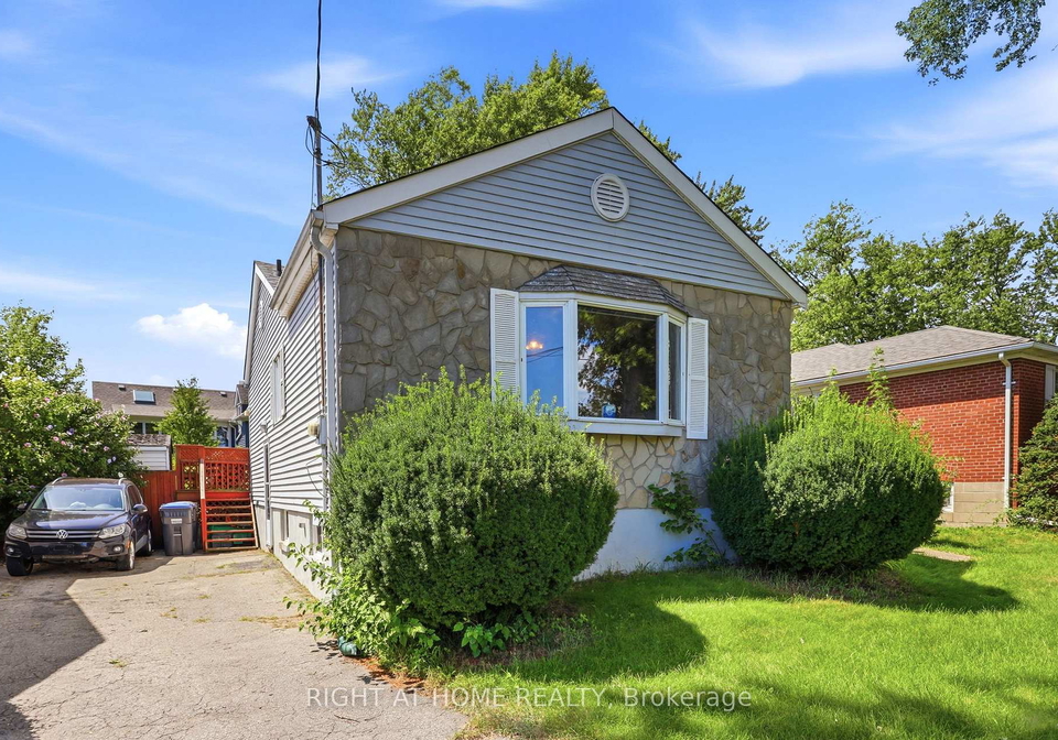 1290-strathy-avenue-mississauga-ontario-w13690080