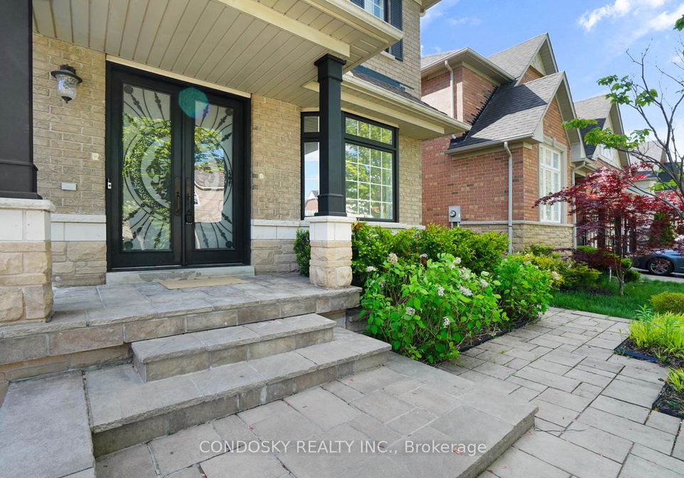 3322-fox-run-circle-oakville-ontario-w13690106