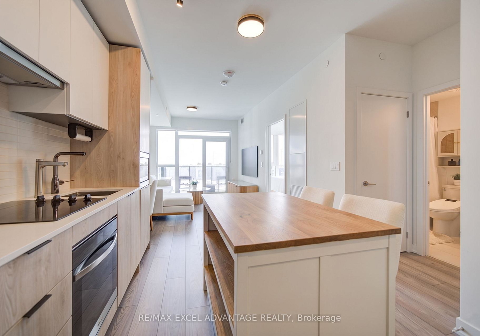 1007-the-queensway-toronto-etobicoke-ontario-w13690126