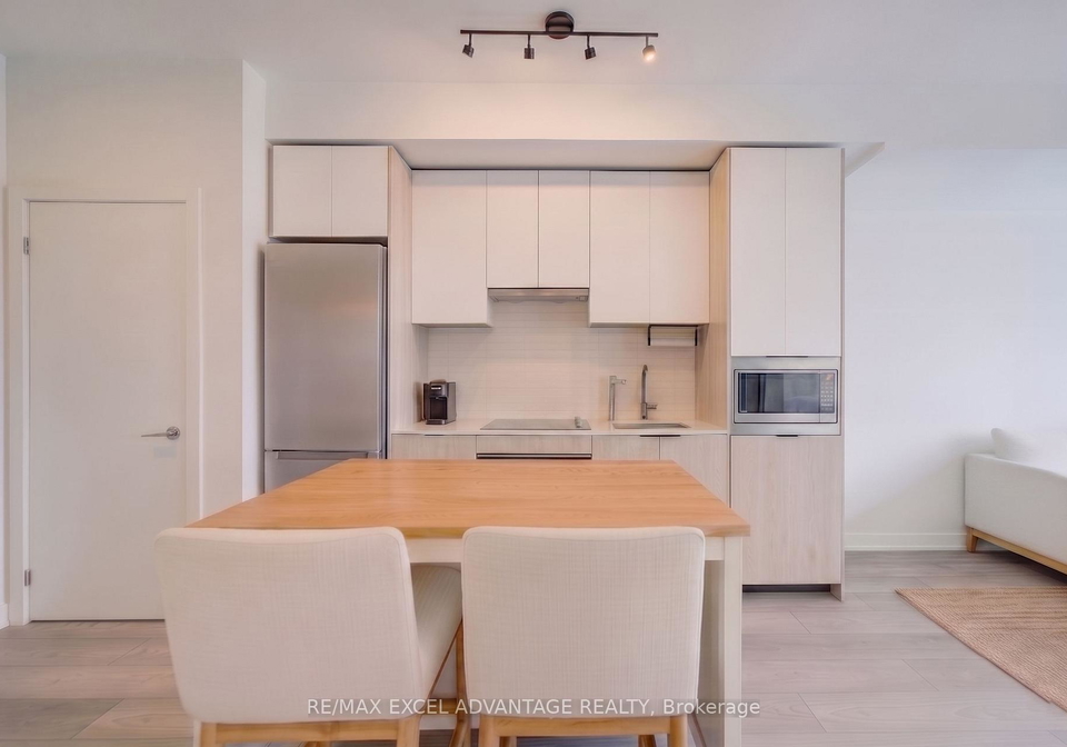 1007-the-queensway-toronto-etobicoke-ontario-w13690126