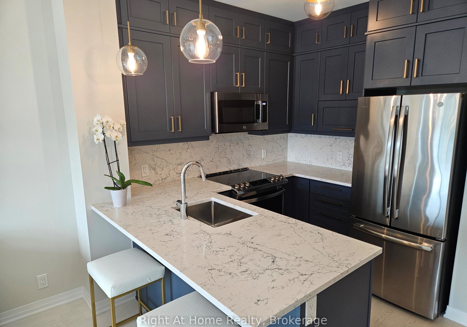 102-grovewood-common-oakville-ontario-w13690166