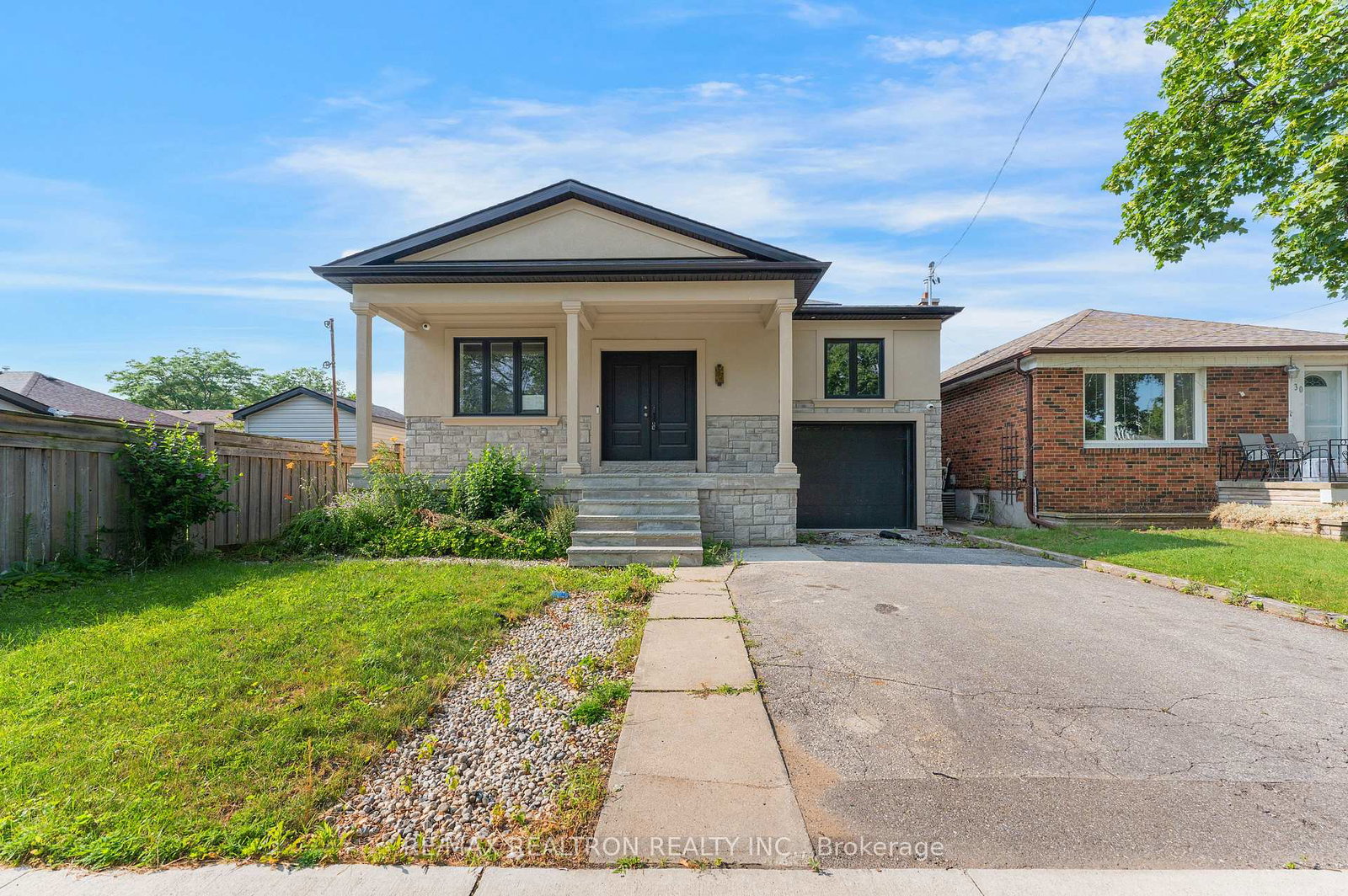 32-bradfield-avenue-w-toronto-etobicoke-ontario-w13690204