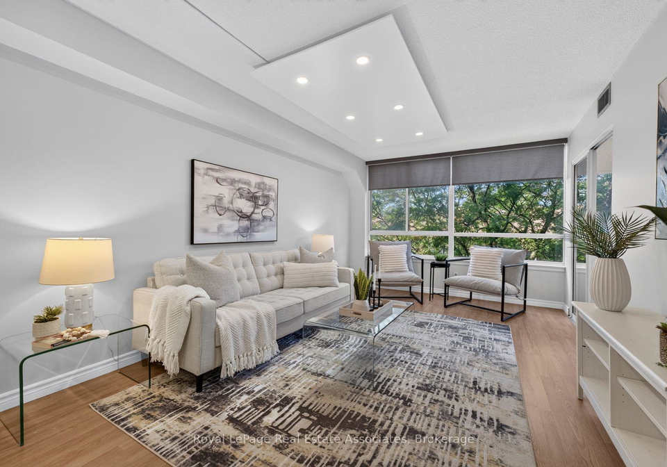 1001-cedarglen-gate-mississauga-ontario-w13690546