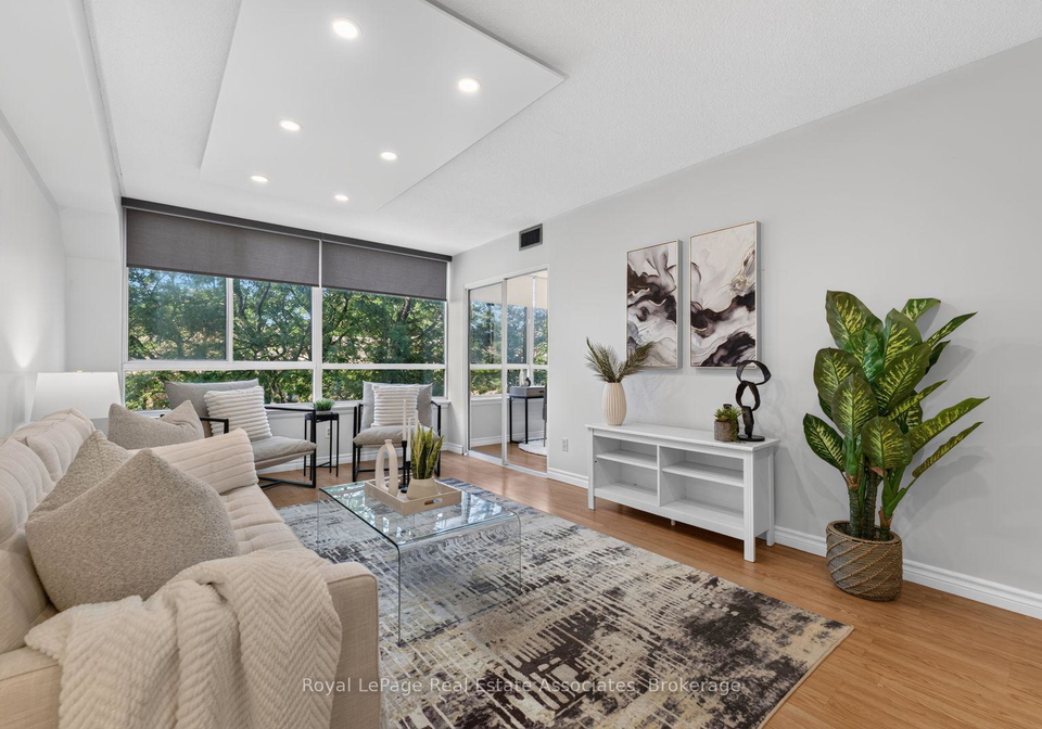 1001-cedarglen-gate-mississauga-ontario-w13690546
