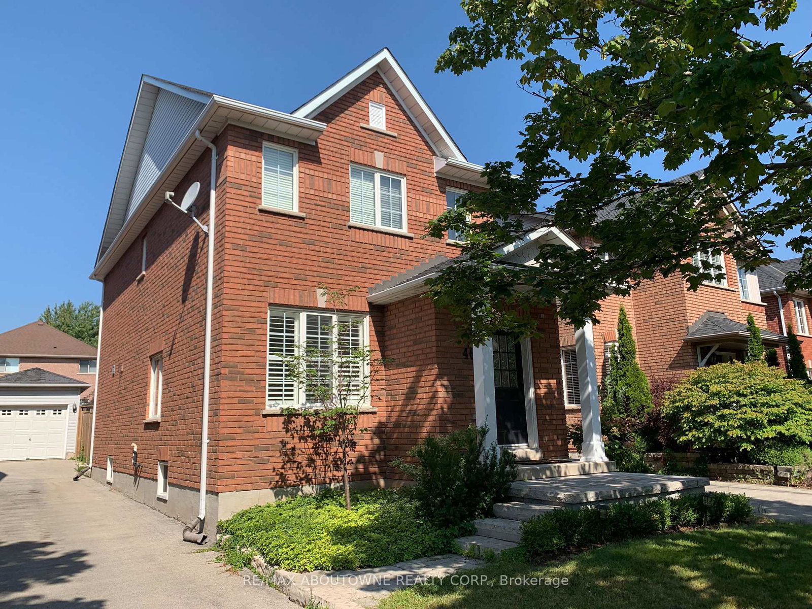 469-ambleside-drive-oakville-ontario-w13690692