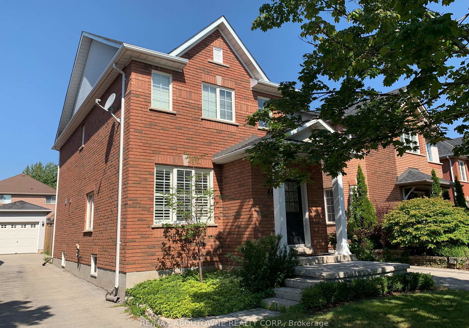 469-ambleside-drive-oakville-ontario-w13690692