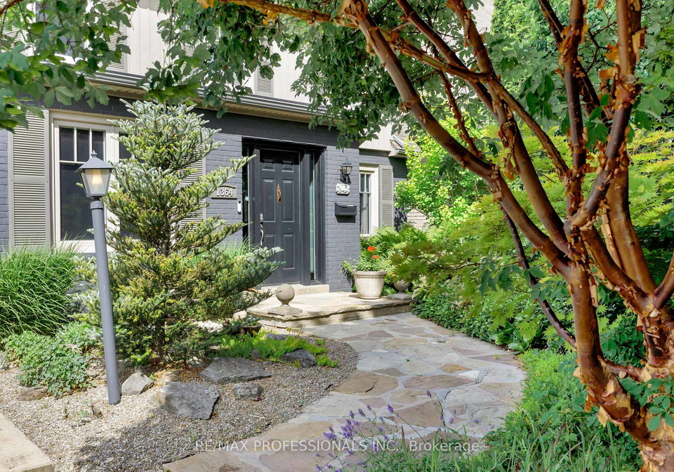 1364-islington-avenue-toronto-etobicoke-ontario-w13690872