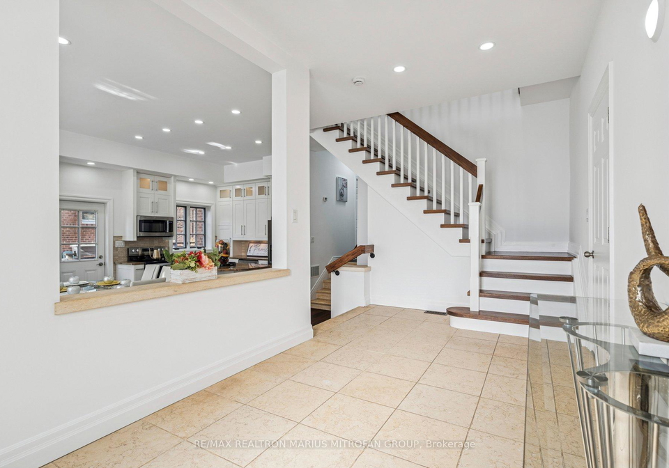 7-rollins-place-toronto-etobicoke-ontario-w13691046