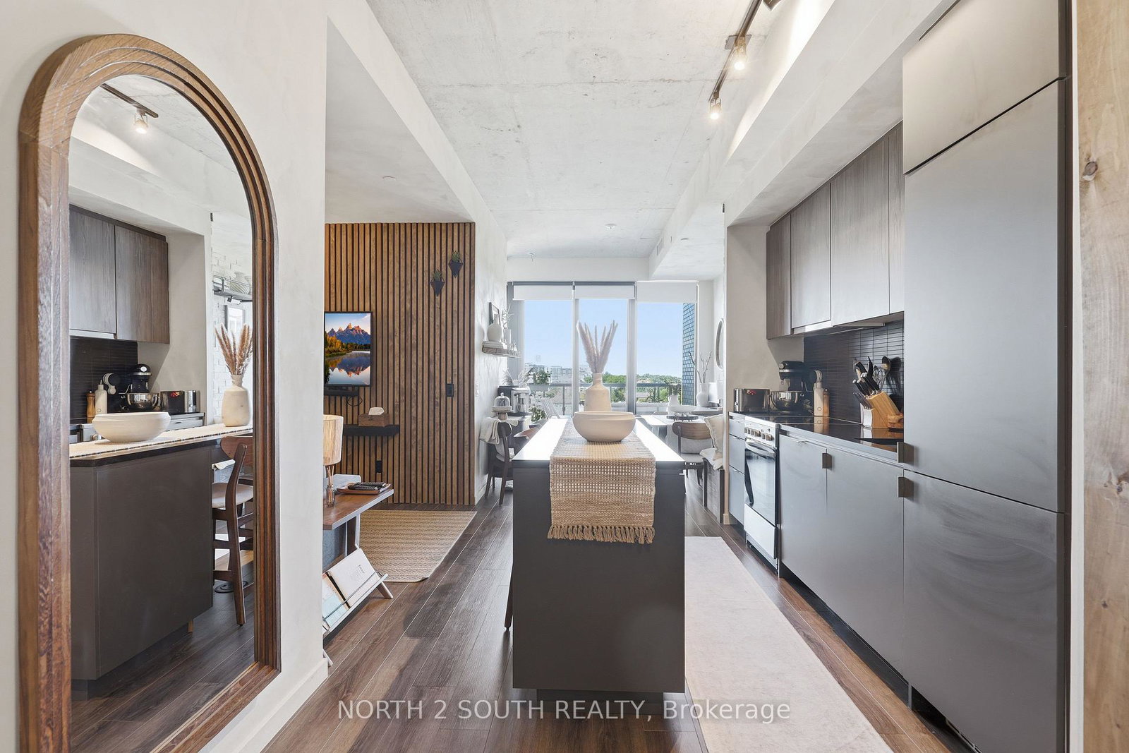 7-smith-crescent-toronto-etobicoke-ontario-w13691078