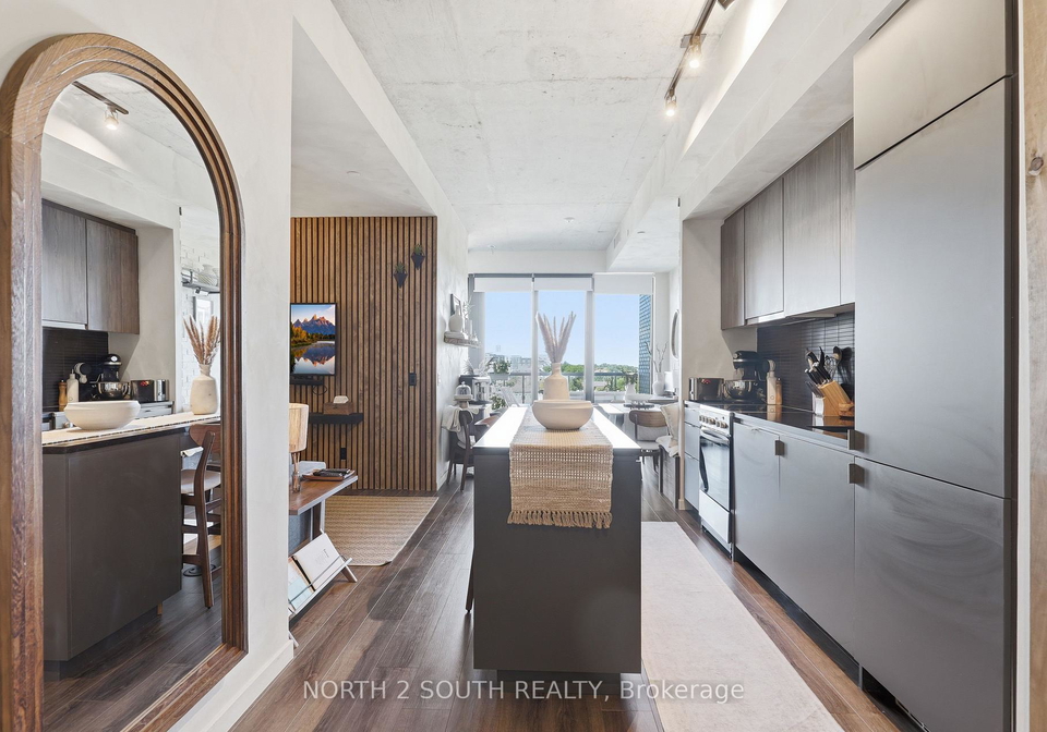 7-smith-crescent-toronto-etobicoke-ontario-w13691078