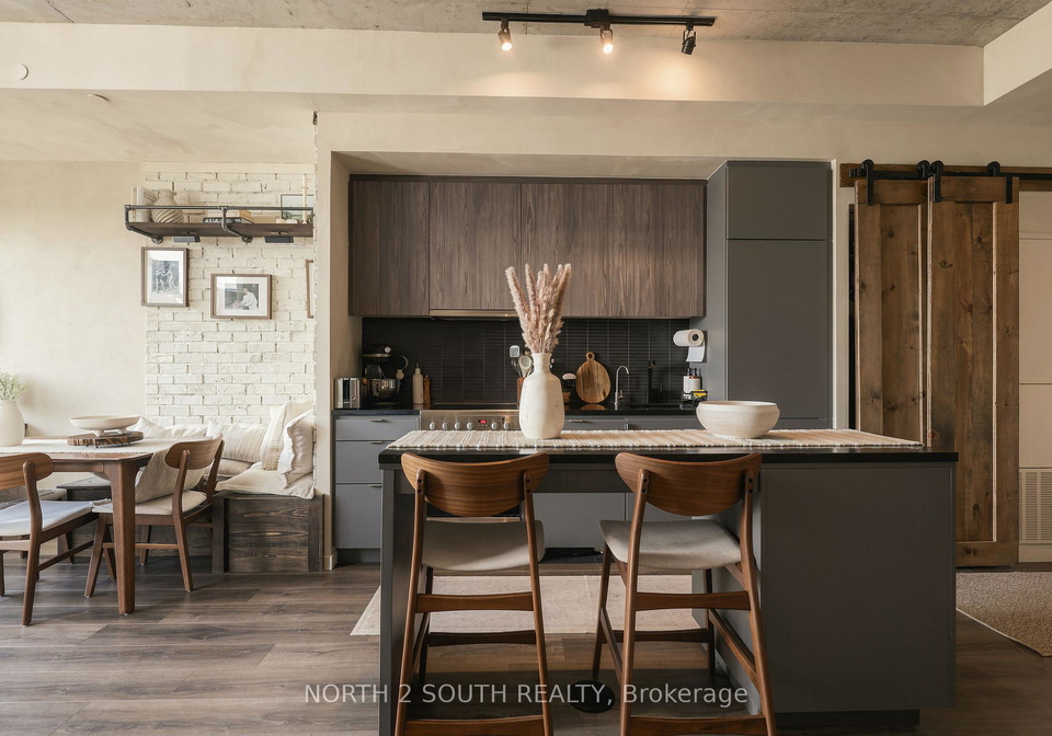 7-smith-crescent-toronto-etobicoke-ontario-w13691078