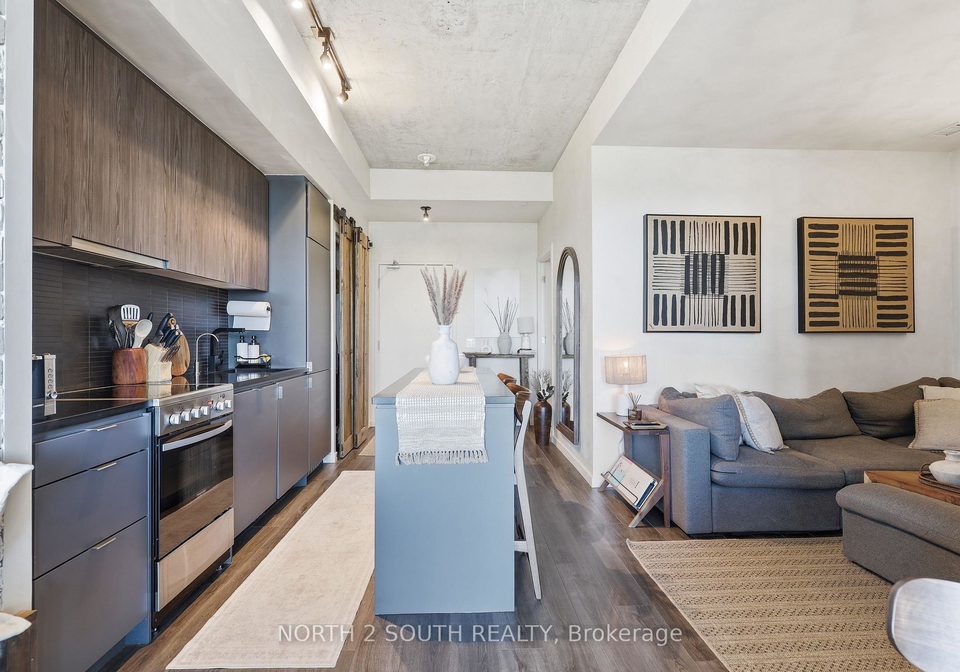 7-smith-crescent-toronto-etobicoke-ontario-w13691078